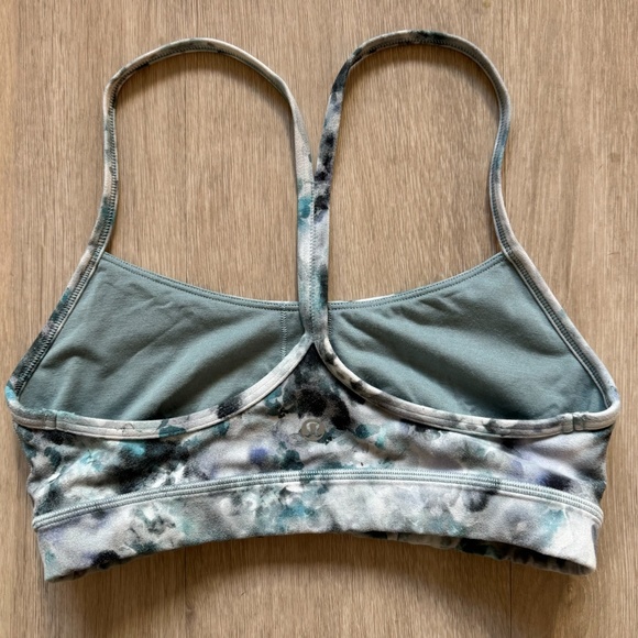 Lululemon Athletica Blue and White Floral Sports Bra - Picture 4 of 4